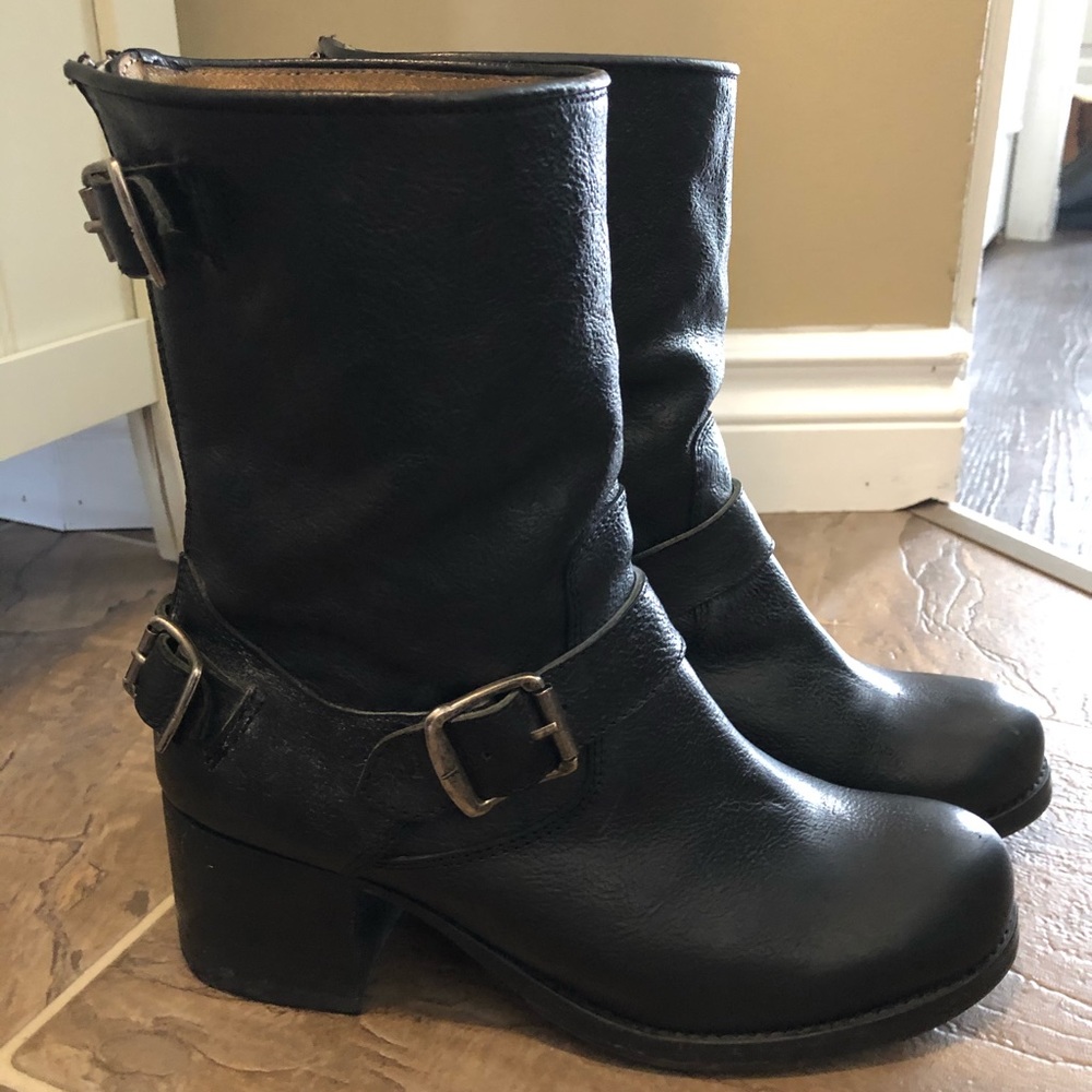 Frye Vera Black Leather Boots